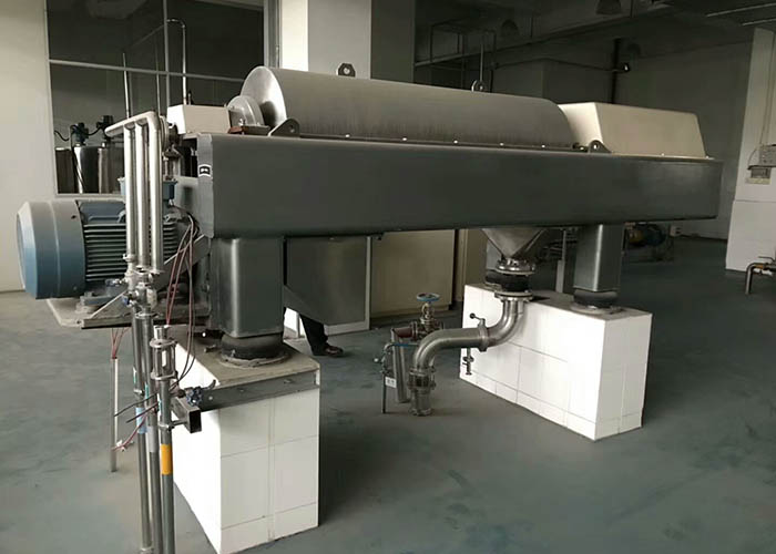 二手臥螺離心機(jī)復(fù)件 mmexport1520293489354